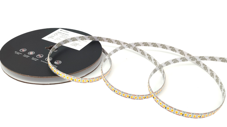 COLORS LED-Band 24 VDC, 16,8 W/m, 2700 K, IP65 nano, Cri >90, 1900 lm/m, 200 SMD/m